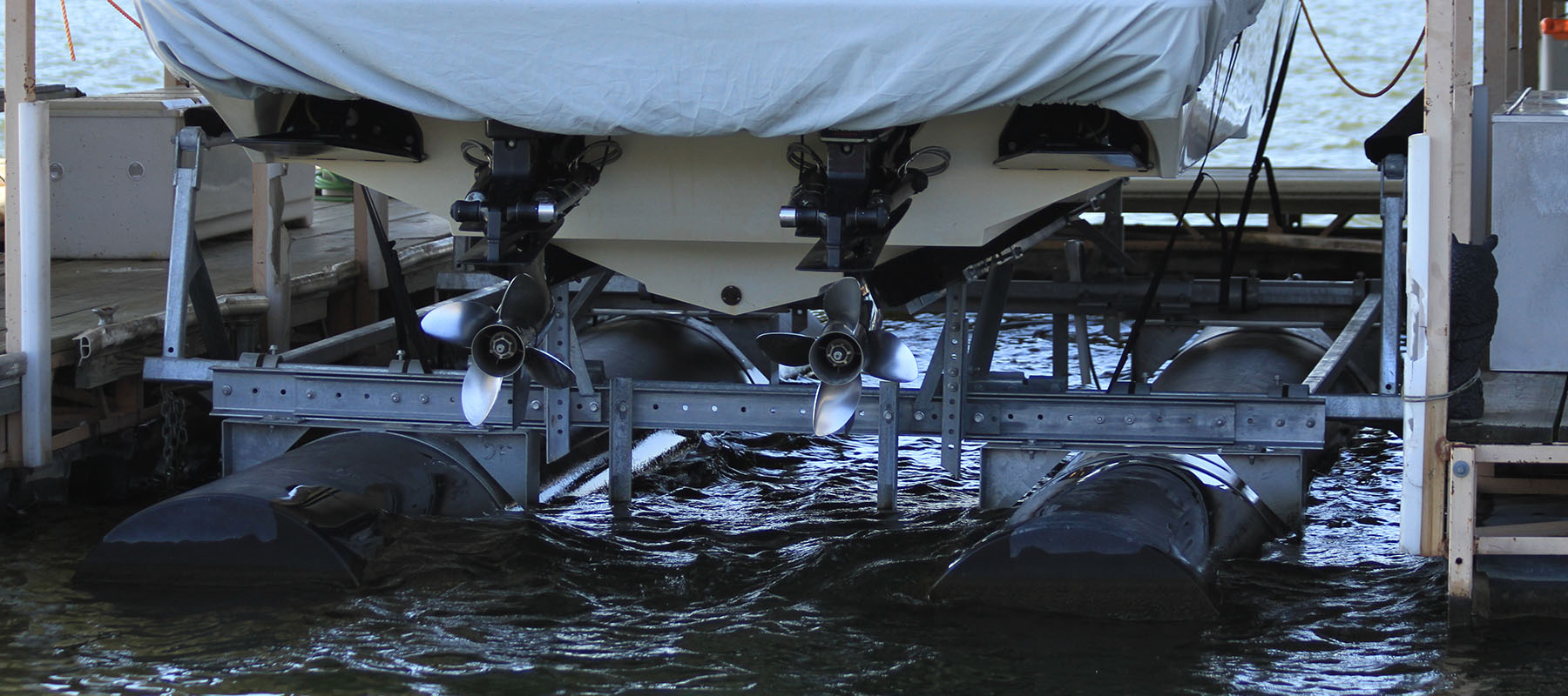 10,000 lb boat lift at the Lake of the Ozarks