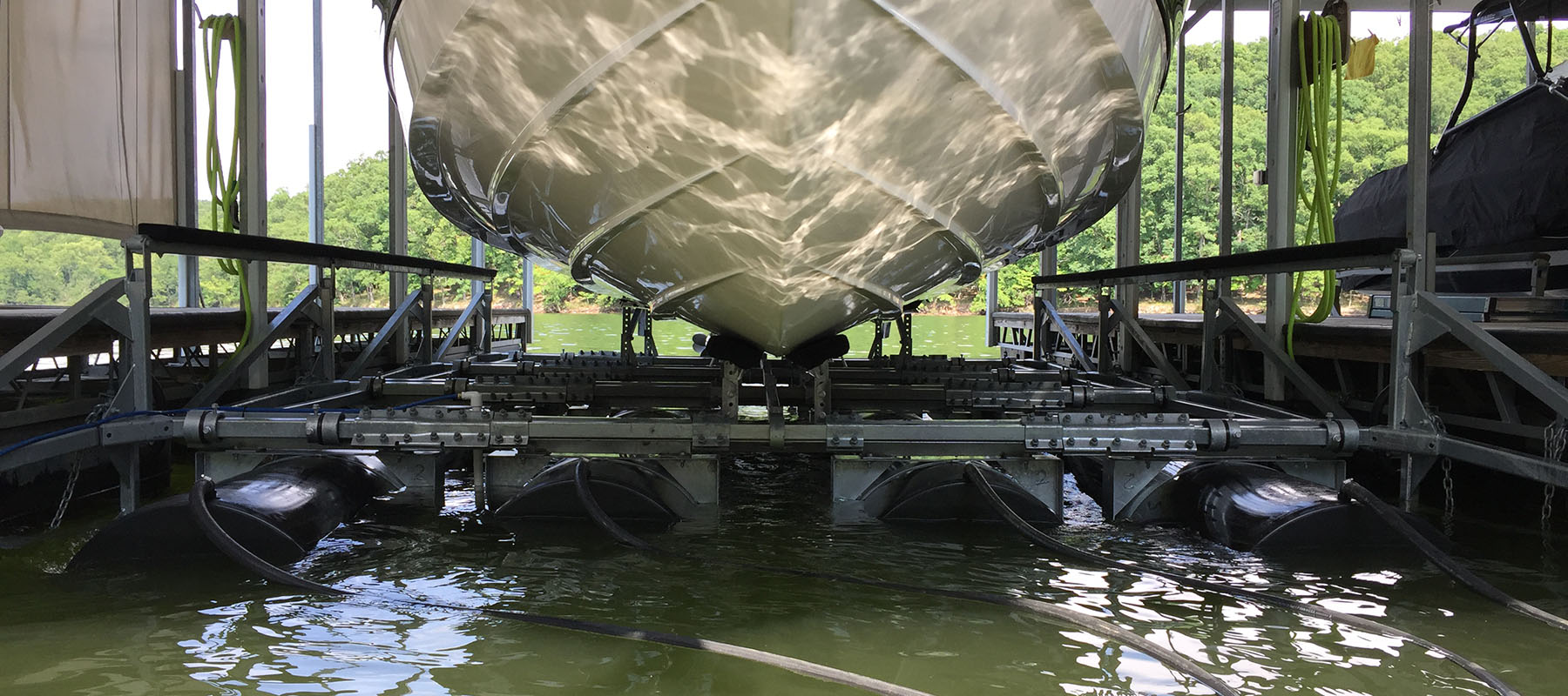24,000 lb boat lift at the Lake of the Ozarks