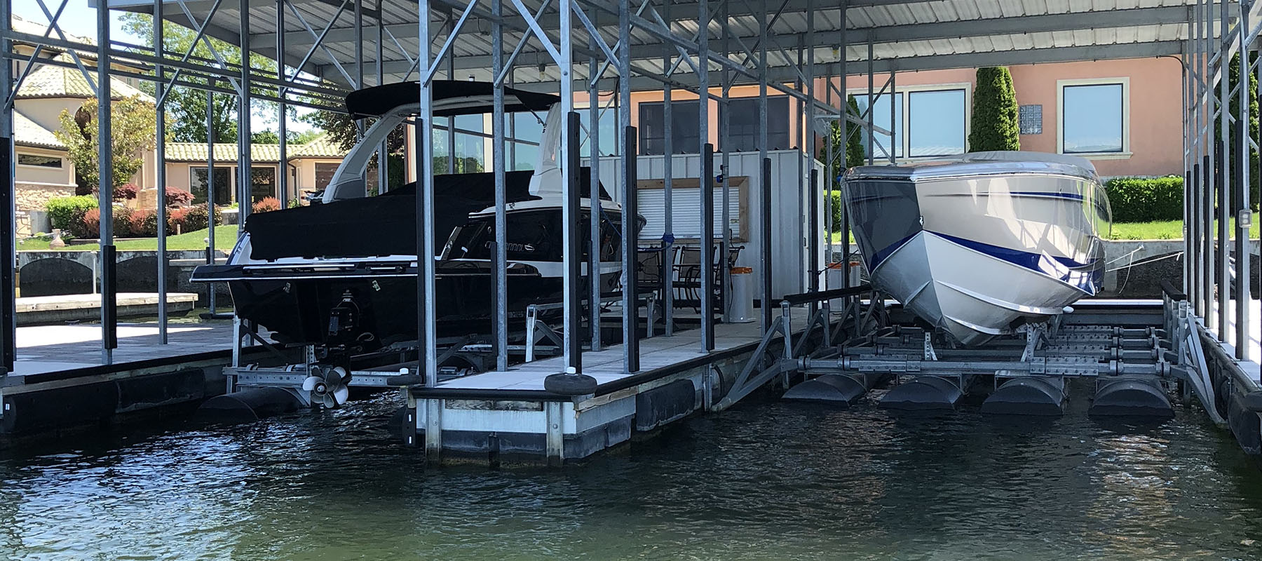 14,000 lb boat lift at the Lake of the Ozarks